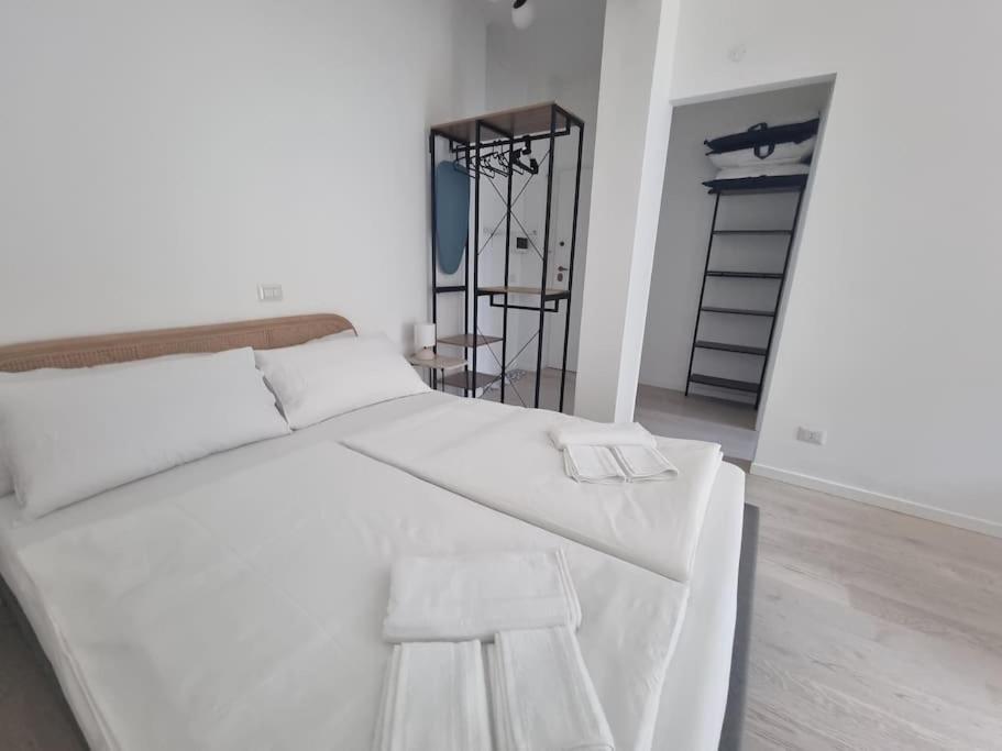 Milan New Apartment In Lively Central Area Exterior foto